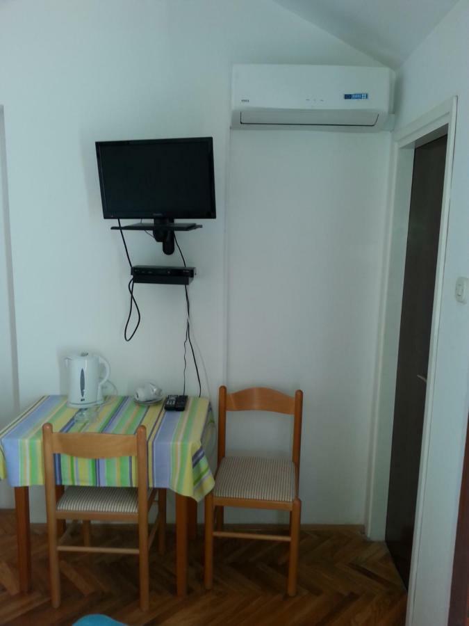 Guesthouse Lidija Kukljica Luaran gambar