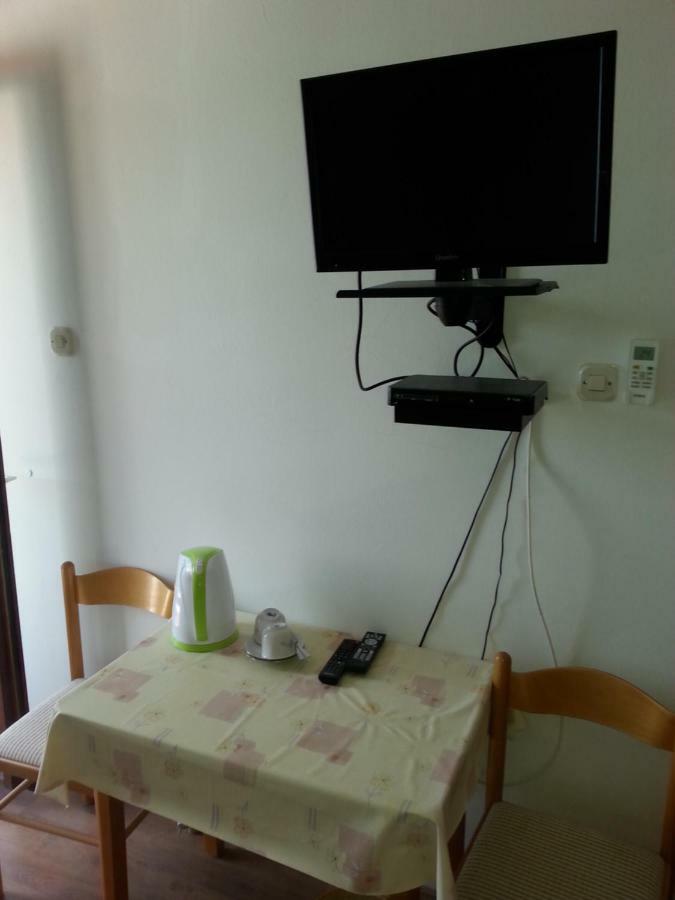 Guesthouse Lidija Kukljica Luaran gambar